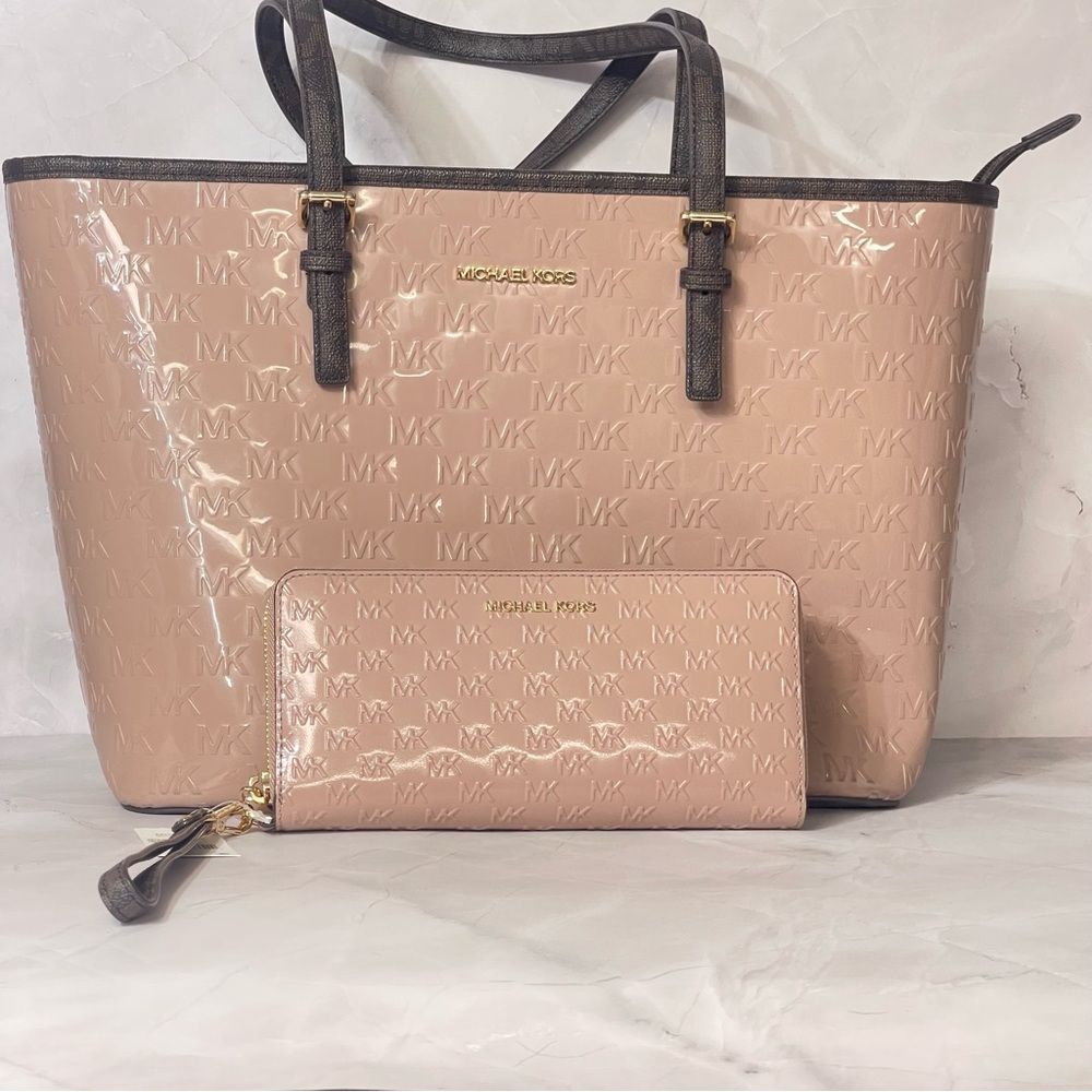 Michael Kors Embossed Patent Leather Tote & Wallet Fawn Pink/Brown - Picture 11 of 13